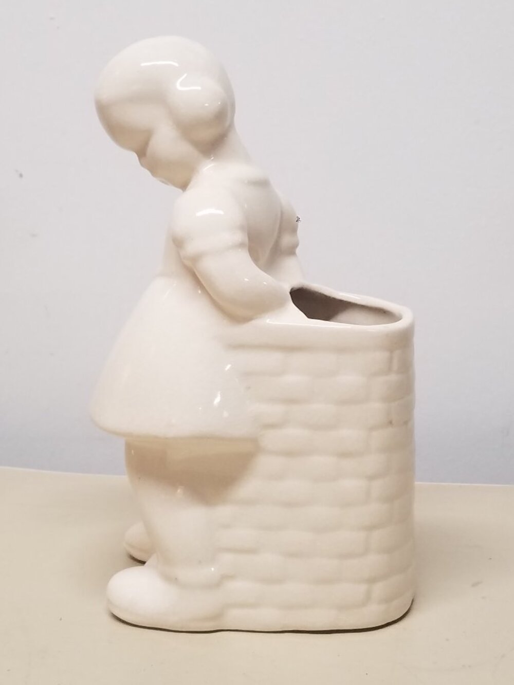 Vintage White Young Girl Leaning on Basket Planter - Picture 2 of 6